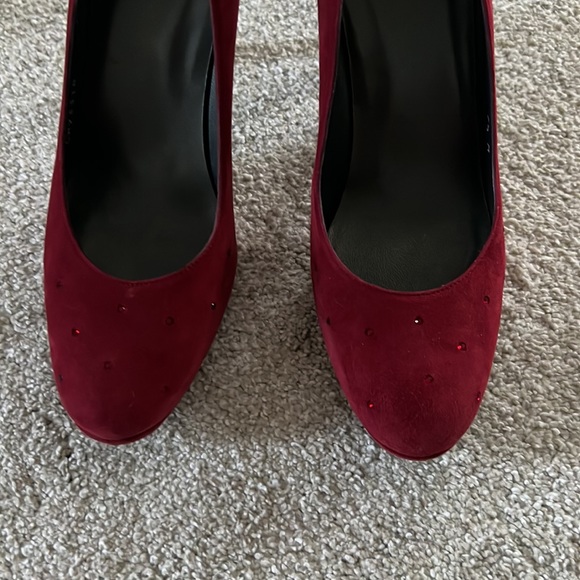 7.5 Red Stuart Weitzman Platform Pumps - Picture 8 of 13